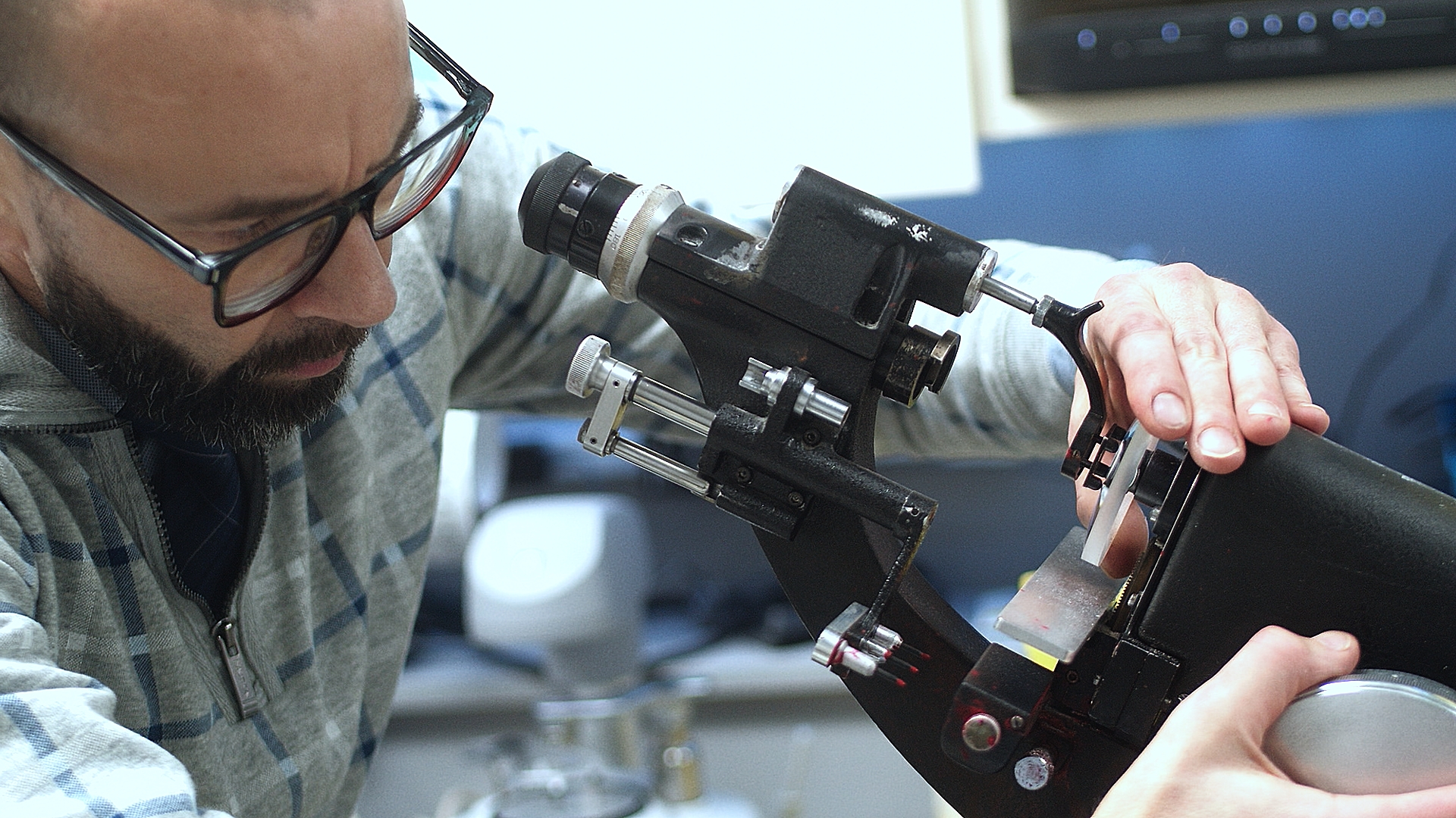 Trusted Service at EyeDeal Optical - Rockford, IL